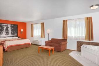 Hotel Super 8 By Wyndham Cloverdale