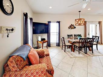 3br On Mobile Bay, 1 Block To Beach Home