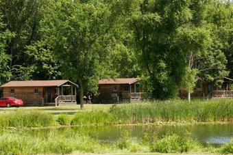 Fremont Jellystone Park Cottage 29