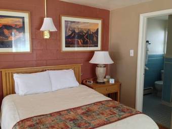 Motel Stone Lizard Lodging