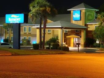 Hotel Baymont Inn And Suites