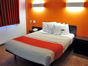 Motel 6 Eagle Pass Lakeside