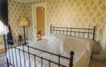 Six-bedroom Holiday Home In Alvsered