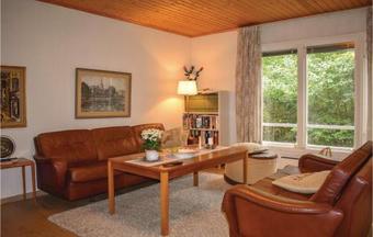 Three-bedroom Holiday Home In Hjarnarp
