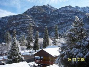 Motel Box Canyon Lodge And Hot Springs