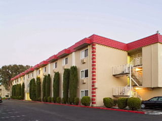 Hotel Cherry Orchard Inn