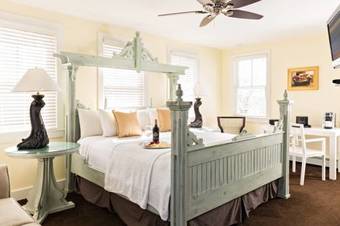 Hotel Brass Key Guesthouse