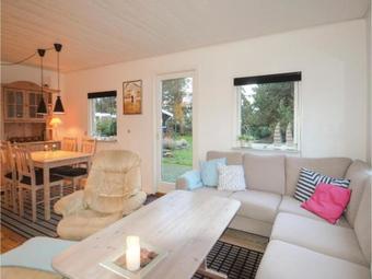 Three-bedroom Holiday Home In Dannemare