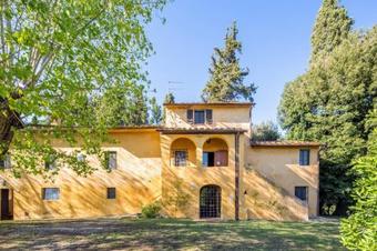 Capannoli Villa Sleeps 8 Pool Wifi