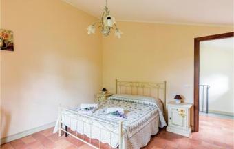 Nine-bedroom Holiday Home In Perugia -pg-