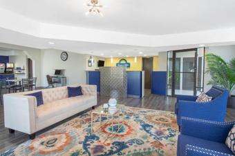 Hotel Days Inn By Wyndham Clinton-presbyterian College