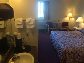 Hotel Red Carpet Inn - Omaha