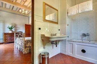 Figline Valdarno Villa Sleeps 10 Pool Wifi