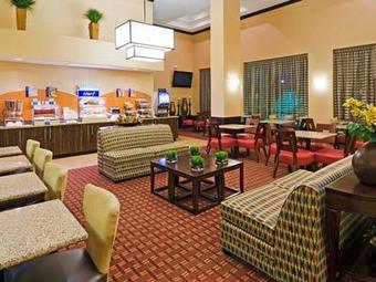 Holiday Inn Express Hotel & Suites Kendall East-miami