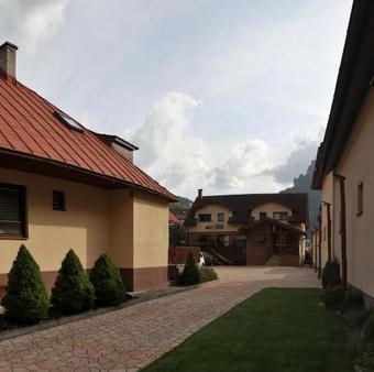 Hostal Penzi�n Luka