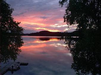Daniels Lake Lodge Cabins