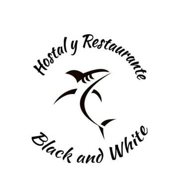 Hostal Cabanas Black And White