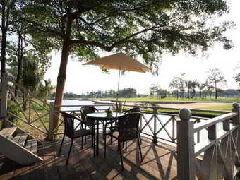 Hotel Summit Windmill Golf Residence