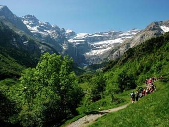 Modern Holiday Home In Daumazan-sur-arize With Pools