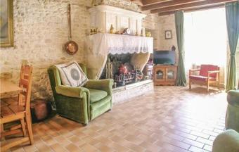 Three-bedroom Holiday Home In Gemozac