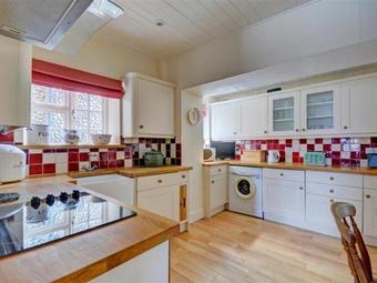 Charming Holiday Home In Blakeney With Garden