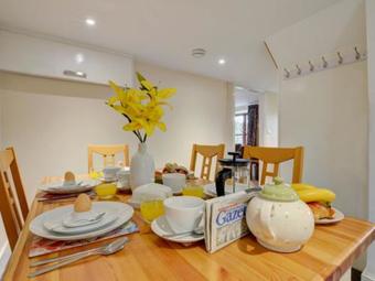 Holiday Home Cross Farm Cottage