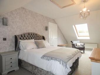 Willow Brook, Glossop