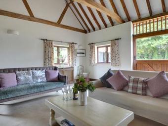 Holiday Home Warbleton Manor