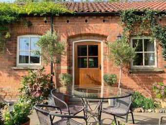 Stable Cottage, Hull