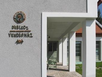 Hostal Dublecz Vend�gh�z