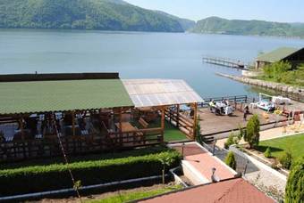 Hostal Pension La Ponton