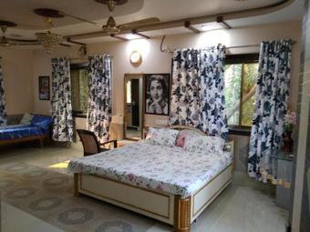 Hostal Raghushilp Guest House