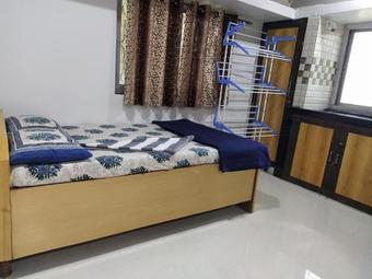 Hostal Mhatre's Guest House