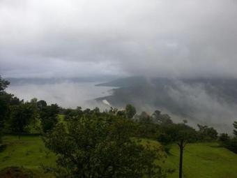 Hotel Koyna Lake Resort