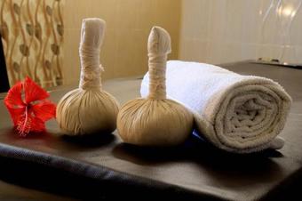 Hotel Ayursakthi Riverdale