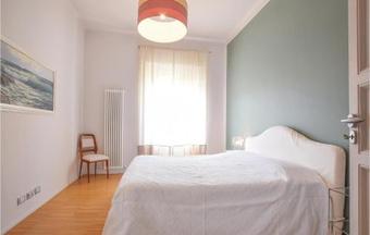 Three-bedroom Apartment In Genova (ge)