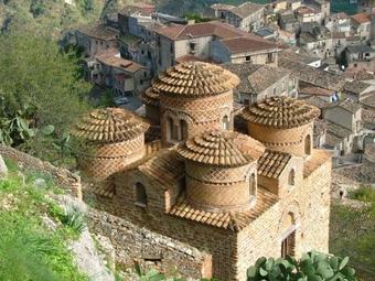 Cozy Holiday Home In Guardavalle With Garden