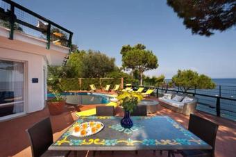 Marina Del Cantone Villa Sleeps 8 Pool Air Con Wifi