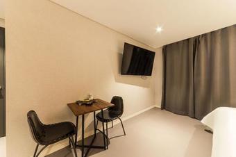 Hotel U