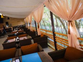 Hotel Nomad Palace