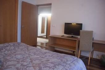 Raadim�isa Hotell