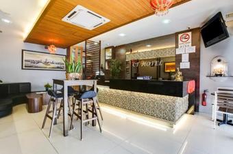 Oyo 89593 Ct Hotel