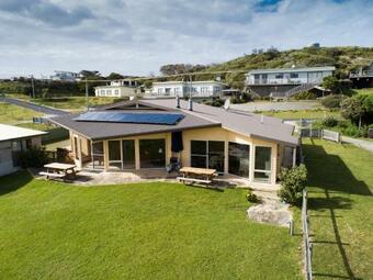 Arthur Riverfront And Sea Lodge Downstream