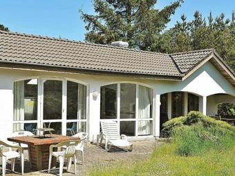 Four-bedroom Holiday Home In Henne 9