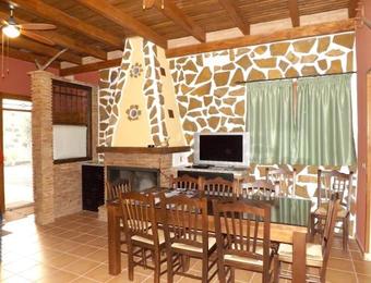 Villa Chalet Avenida Justo Montanez