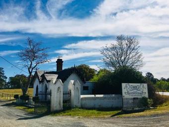 Agroturismo Big Tiny Paperbark Tiny House, Mowbray Park Farm