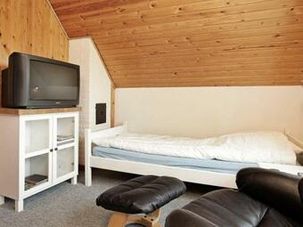 Three-bedroom Holiday Home In Hesselager 2