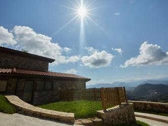 Cozy Holiday Home In Cangas De Onis With Meadow View