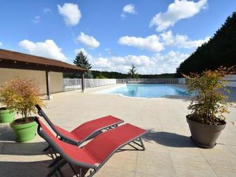 Quaint Hoilday Home In Faverolles With Pool And Pond