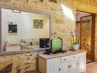 French Mansion In Aquitaine With Private Terrace